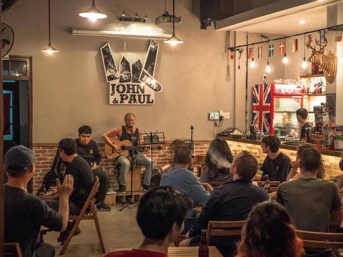 John & Paul Inn Куинён Экстерьер фото